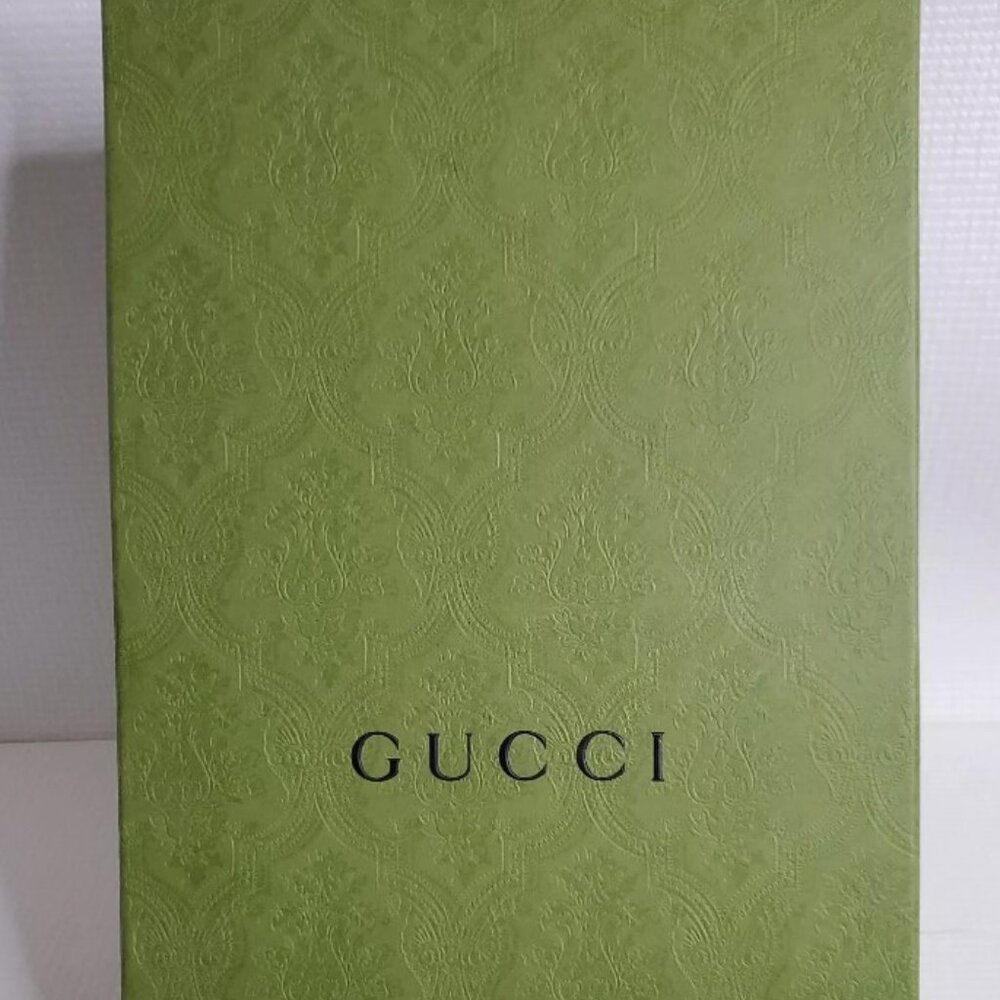 7 Gucci empty shoe boxes (5 white 2 green) - Picture 10 of 10